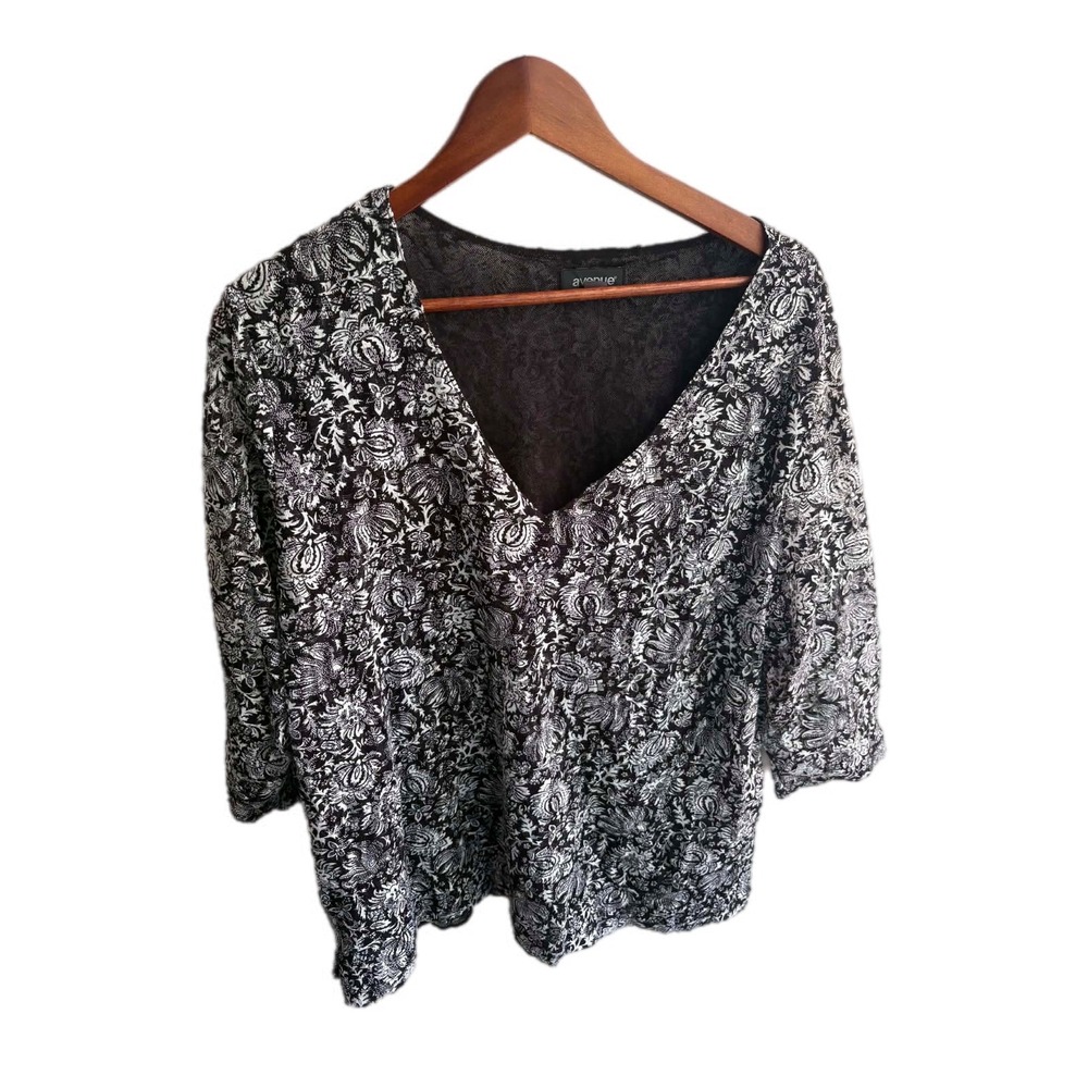 Avenue V-Neck Top Womens 26/28 Black White‎ Floral Paisley 3/4 Sleeve Excellent